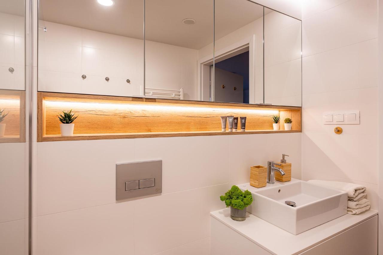 Pinea Sky Premium Apartament Z Widokiem Na Morze Ze Spa I Basenem Przy Plazy Pobierowo Extérieur photo